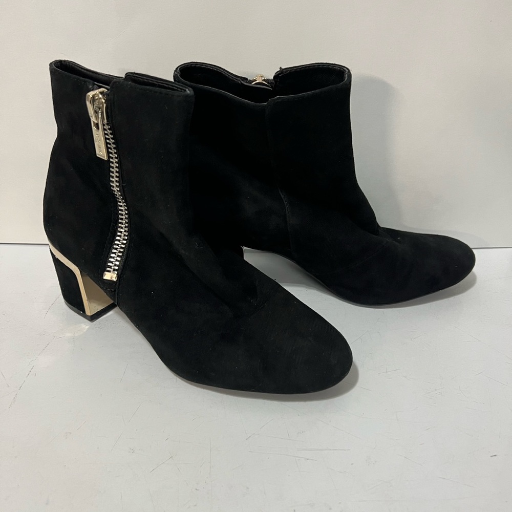 DKNY super cute Corrie boots - Picture 2 of 11